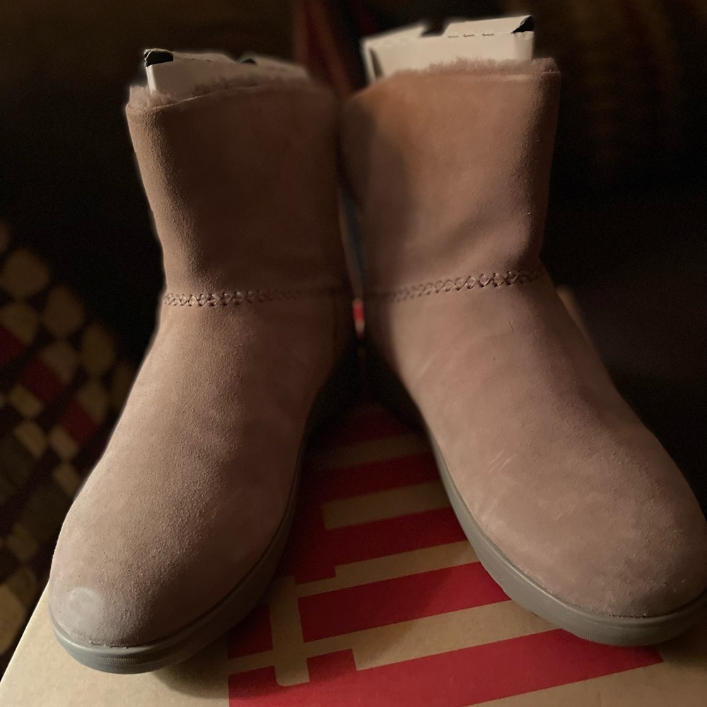 Brand New FitFlop Mukluk Shorty